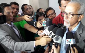 A coletiva de imprensa aconteceu no Centro Administrativo José Aloísio Campos